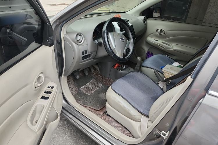 Used Nissan Sunny 2015 1.5XE Manual Comfort Edition Driver Seat
