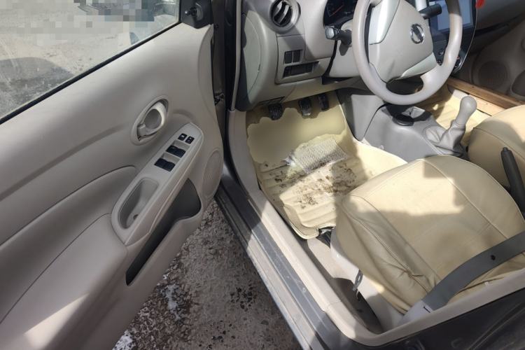 Used Nissan Sunny 2015 1.5XE Manual Comfort Edition Driver Seat