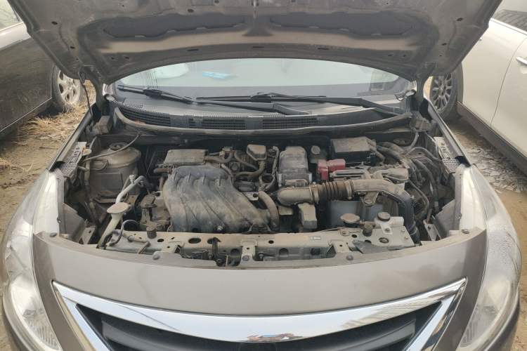 Used Nissan Sunny 2015 1.5XE Manual Master Edition Engine Bay