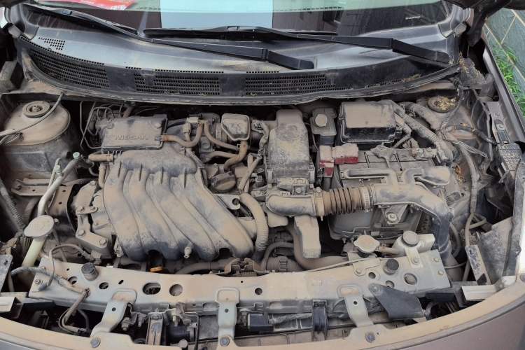 Used Nissan Sunny 2015 1.5XE Manual Comfort Edition Engine Bay
