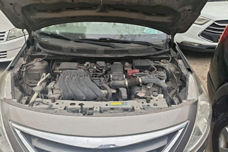 Used Nissan Sunny 2015 1.5XE CVT Comfort Edition Engine Bay