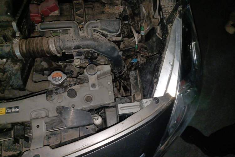 Used Nissan Sunny 2015 1.5XE Manual Comfort Edition Engine Bay Left