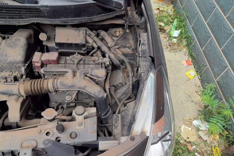 Used Nissan Sunny 2015 1.5XE Manual Comfort Edition Engine Bay Left