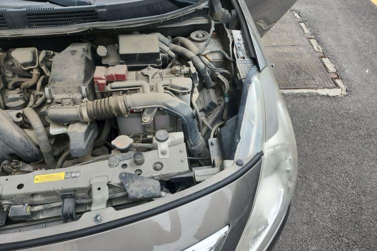 Used Nissan Sunny 2015 1.5XE Manual Comfort Edition Engine Bay Left