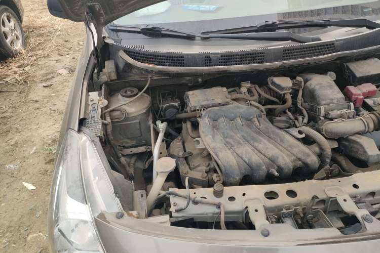 Used Nissan Sunny 2015 1.5XE Manual Master Edition Engine Bay Right