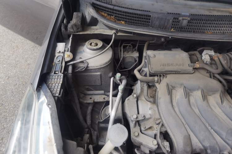 Used Nissan Sunny 2015 1.5XE Manual Comfort Edition Engine Bay Right