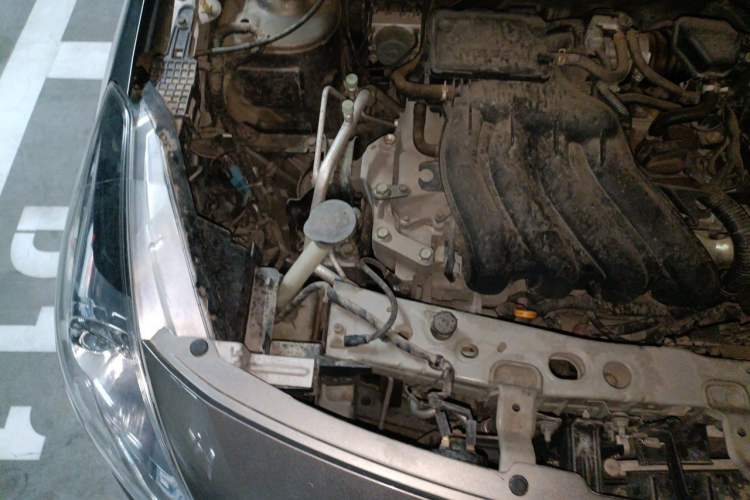 Used Nissan Sunny 2015 1.5XE Manual Comfort Edition Engine Bay Right