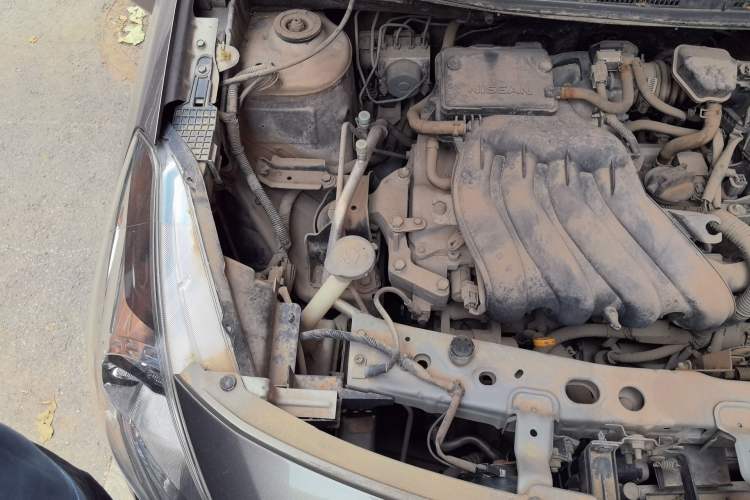 Used Nissan Sunny 2015 1.5XE Manual Comfort Edition Engine Bay Right
