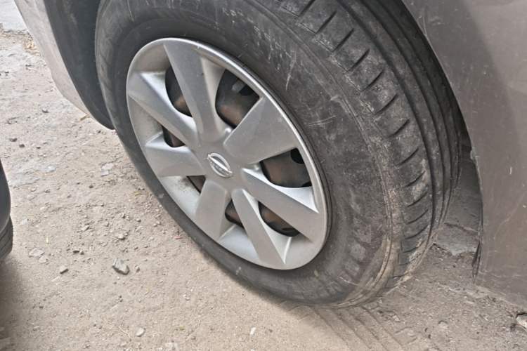 Used Nissan Sunny 2015 1.5XE CVT Comfort Edition Exterior 4
