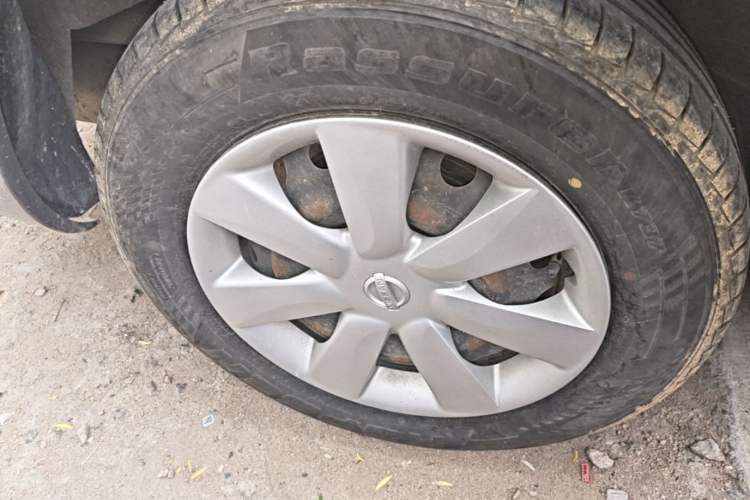 Used Nissan Sunny 2015 1.5XE CVT Comfort Edition Exterior 5