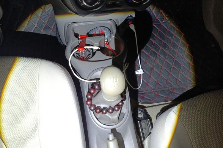 Used Nissan Sunny 2015 1.5XE Manual Comfort Edition Gear Lever
