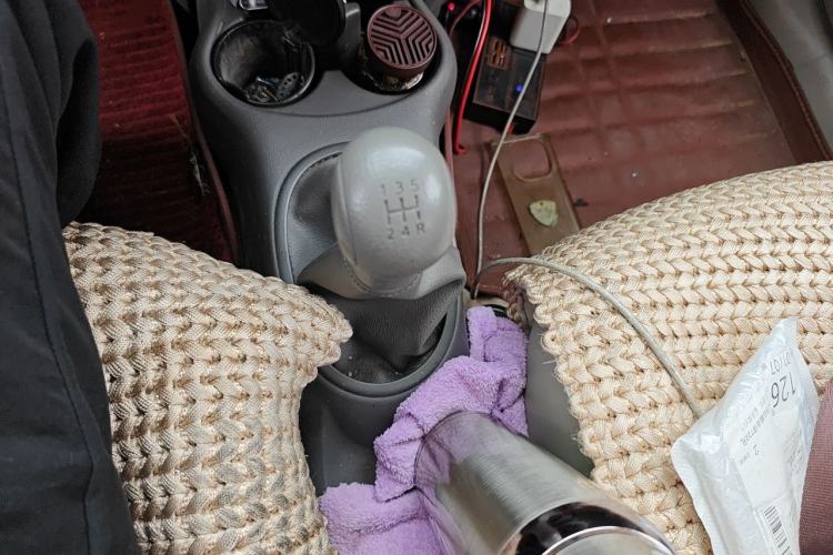 Used Nissan Sunny 2015 1.5XE Manual Master Edition Gear Lever
