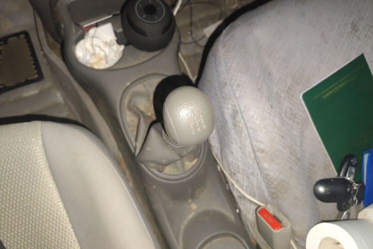 Used Nissan Sunny 2015 1.5XE Manual Master Edition Gear Lever