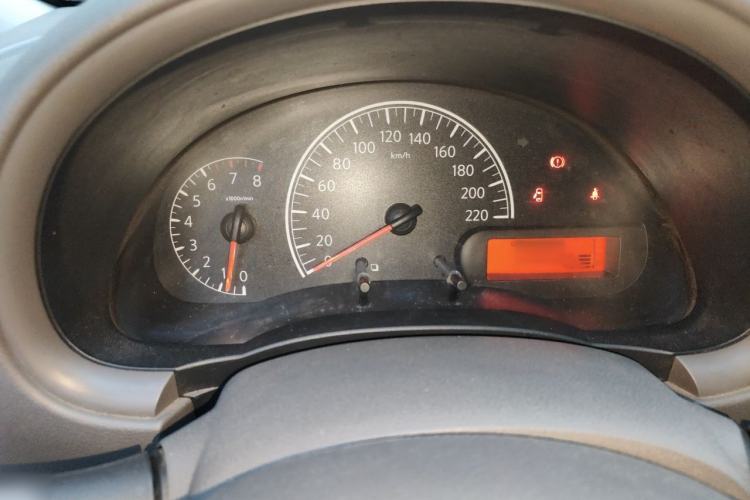 Used Nissan Sunny 2015 1.5XE Manual Comfort Edition Instrument Cluster