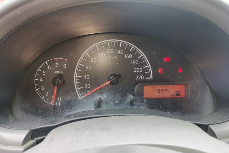 Used Nissan Sunny 2015 1.5XE Manual Comfort Edition Instrument Cluster
