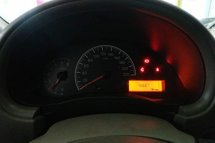 Used Nissan Sunny 2015 1.5XE Manual Comfort Edition Instrument Cluster