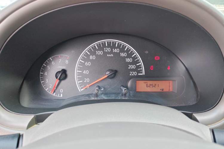 Used Nissan Sunny 2015 1.5XE Manual Comfort Edition Instrument Cluster