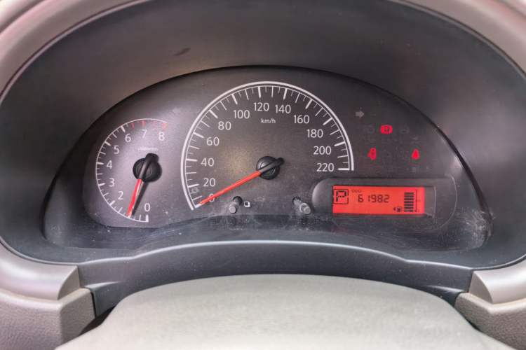 Used Nissan Sunny 2015 1.5XE CVT Comfort Edition Instrument Cluster