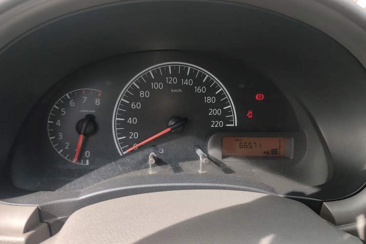 Used Nissan Sunny 2015 1.5XE Manual Comfort Edition Instrument Cluster