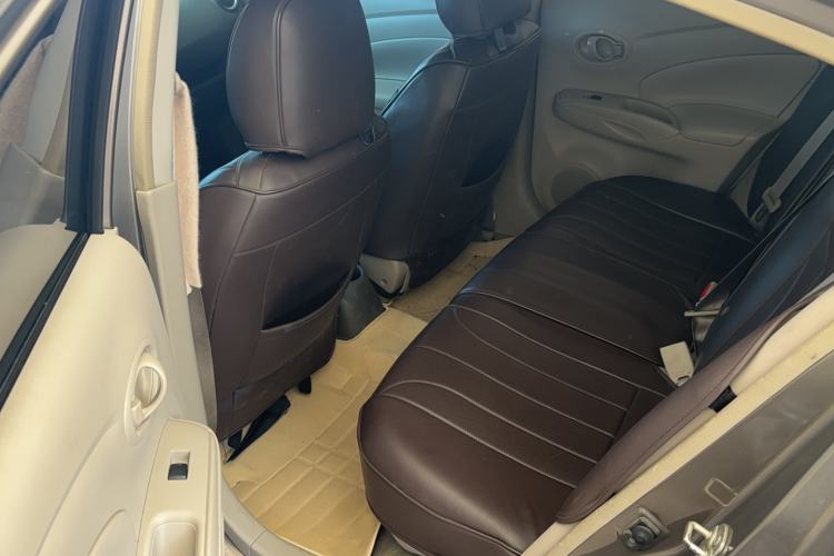 Used Nissan Sunny 2015 1.5XE Manual Comfort Edition Interior 2