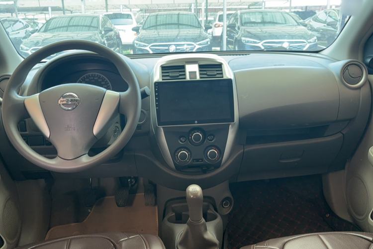 Used Nissan Sunny 2015 1.5XE Manual Comfort Edition Interior 3