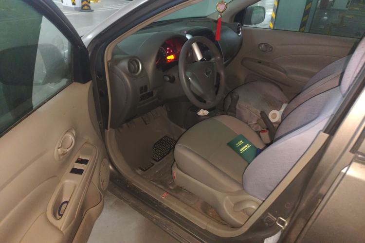 Used Nissan Sunny 2015 1.5XE Manual Master Edition Interior 3
