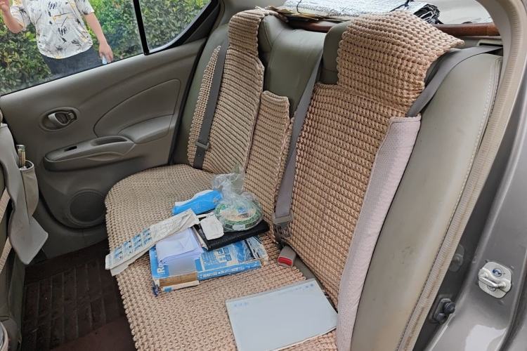 Used Nissan Sunny 2015 1.5XE Manual Master Edition Interior 4
