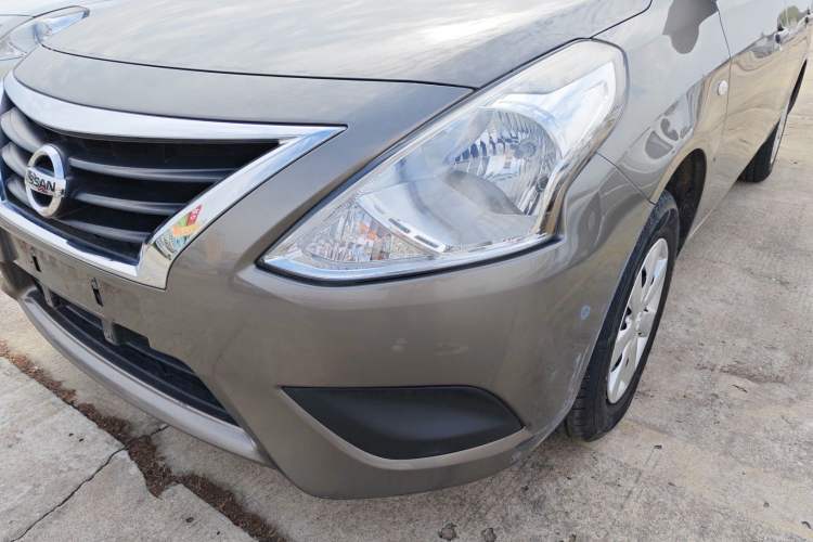 Used Nissan Sunny 2015 1.5XE Manual Comfort Edition Left Front Headlight