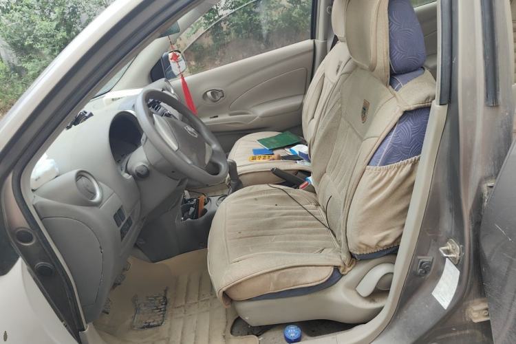 Used Nissan Sunny 2015 1.5XE Manual Master Edition Left Front Seat