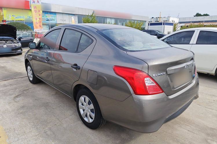 Used Nissan Sunny 2015 1.5XE Manual Comfort Edition Left Side