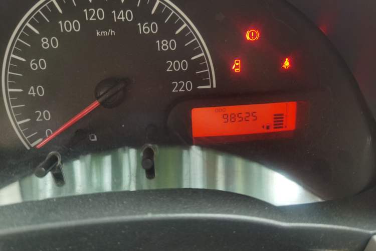 Used Nissan Sunny 2015 1.5XE Manual Comfort Edition Odometer Close Up