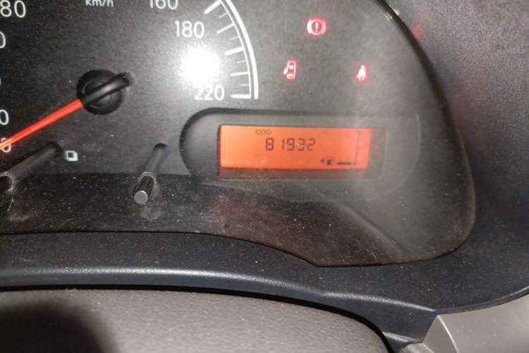 Used Nissan Sunny 2015 1.5XE Manual Comfort Edition Odometer Close Up