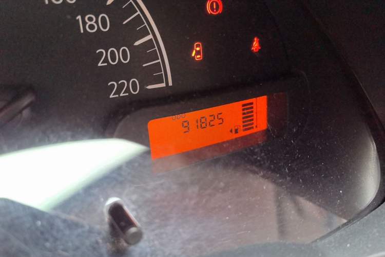 Used Nissan Sunny 2015 1.5XE Manual Comfort Edition Odometer Close Up