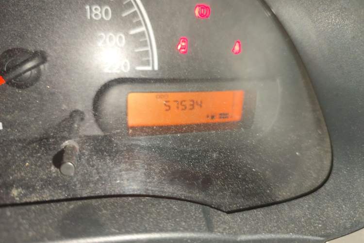 Used Nissan Sunny 2015 1.5XE Manual Master Edition Odometer Close Up