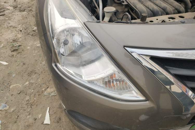 Used Nissan Sunny 2015 1.5XE Manual Master Edition Right Front Headlight