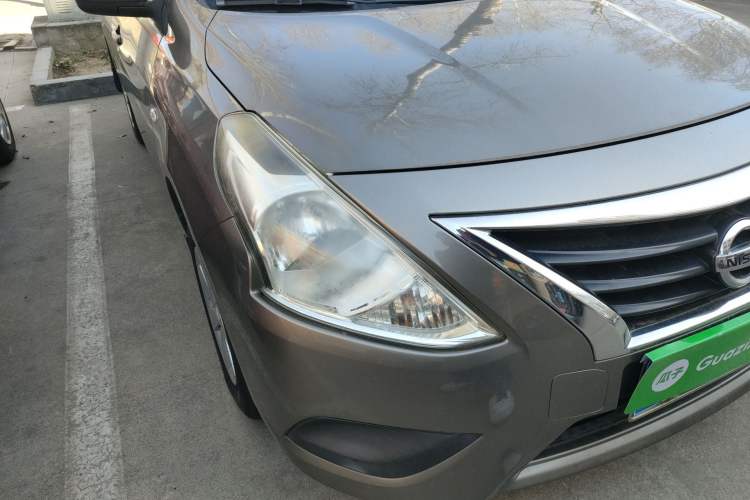 Used Nissan Sunny 2015 1.5XE Manual Comfort Edition Right Front Headlight