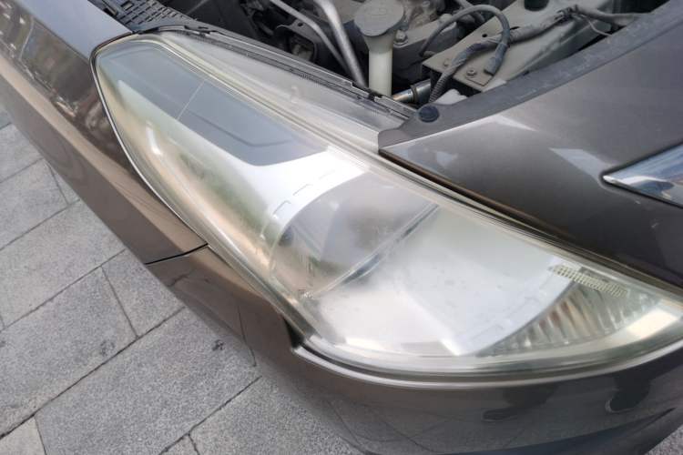 Used Nissan Sunny 2015 1.5XE Manual Comfort Edition Right Front Headlight