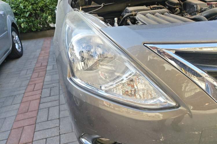 Used Nissan Sunny 2015 1.5XE Manual Elite Edition Right Front Headlight