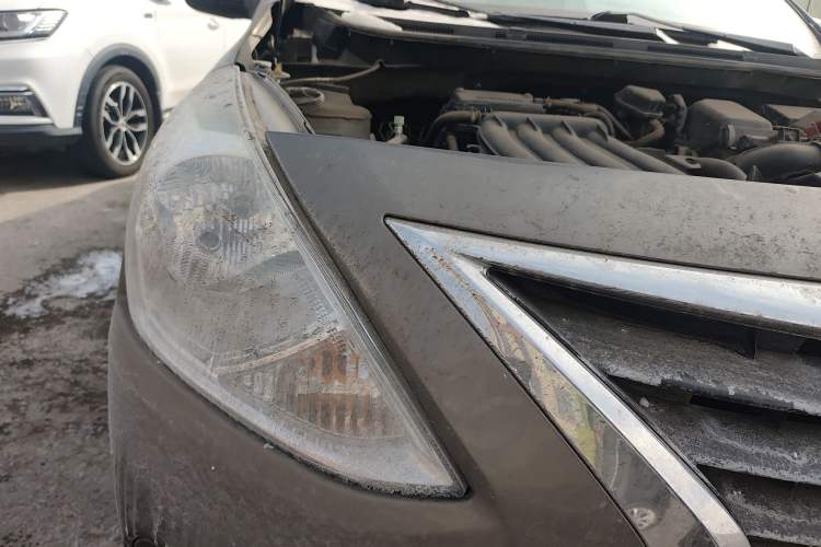 Used Nissan Sunny 2015 1.5XE Manual Comfort Edition Right Front Headlight