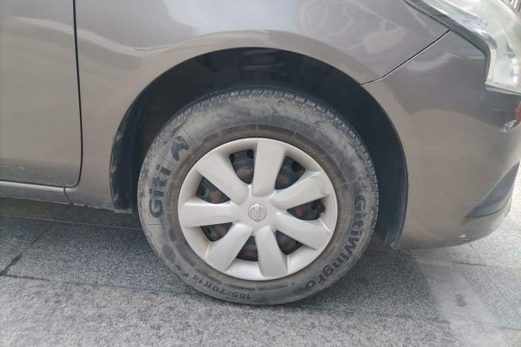 Used Nissan Sunny 2015 1.5XE Manual Elite Edition Right Front Wheel Hub