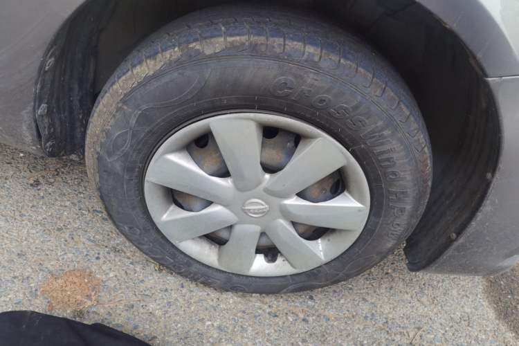 Used Nissan Sunny 2015 1.5XE Manual Comfort Edition Right Front Wheel Hub