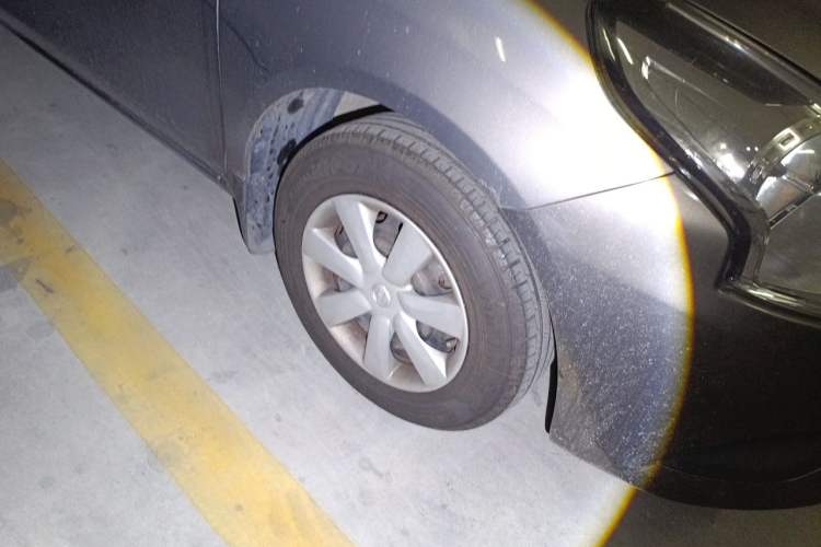 Used Nissan Sunny 2015 1.5XE Manual Comfort Edition Right Front Wheel Hub