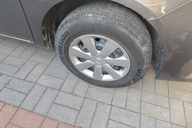 Used Nissan Sunny 2015 1.5XE Manual Elite Edition Right Front Wheel Hub