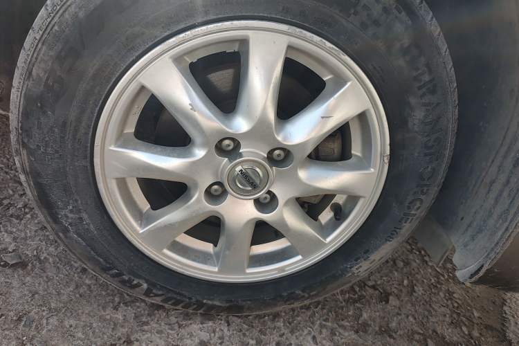 Used Nissan Sunny 2015 1.5XE Manual Comfort Edition Right Front Wheel Hub