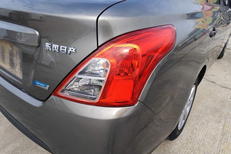 Used Nissan Sunny 2015 1.5XE Manual Comfort Edition Right Rear Taillight