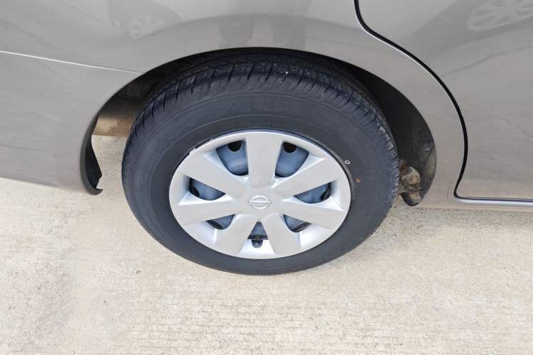Used Nissan Sunny 2015 1.5XE Manual Comfort Edition Right Rear Wheel Hub