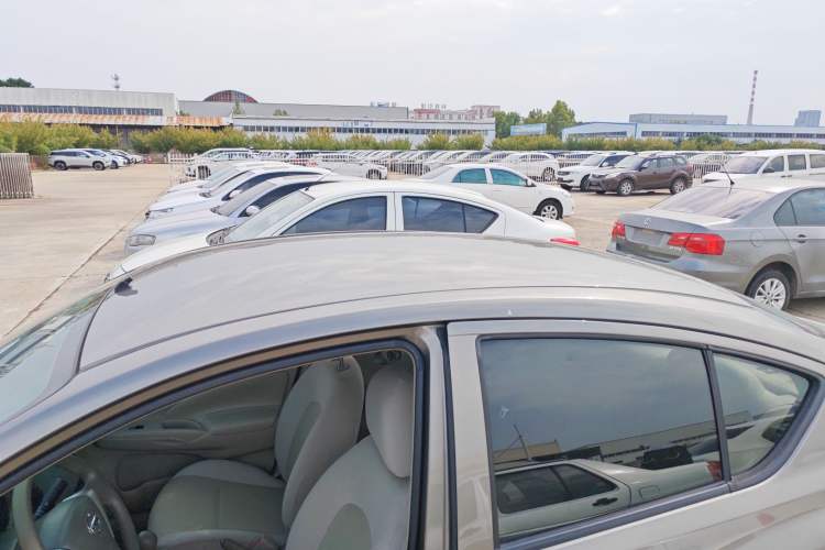 Used Nissan Sunny 2015 1.5XE Manual Comfort Edition Roof
