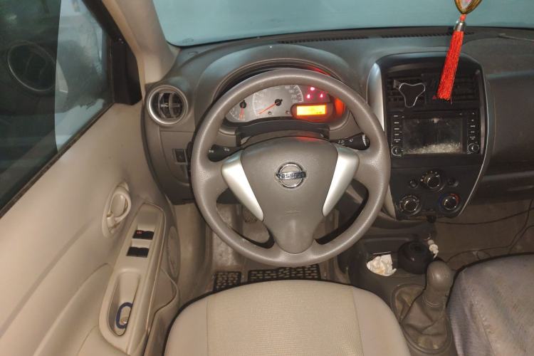 Used Nissan Sunny 2015 1.5XE Manual Master Edition Steering Wheel