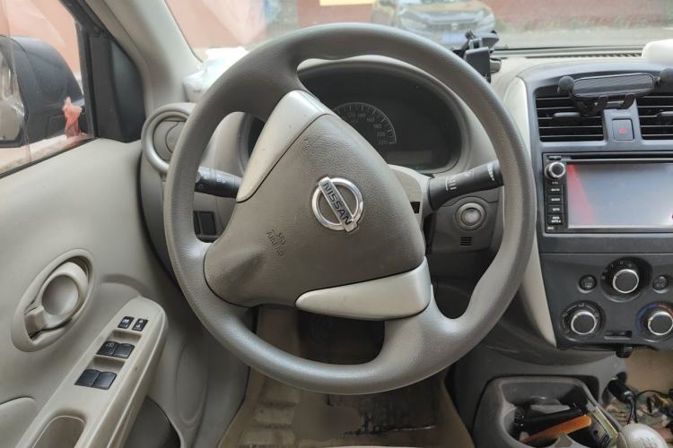 Used Nissan Sunny 2015 1.5XE Manual Master Edition Steering Wheel