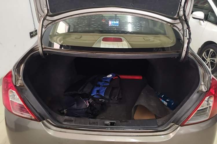 Used Nissan Sunny 2015 1.5XE CVT Comfort Edition Trunk